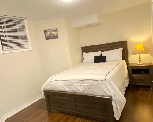Cozy and New Basement Guest Suite in Brampton, ON Hotéis em Brampton