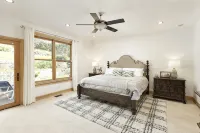 Warm Chalet in the beautiful Rocky Mountains - Chalets