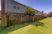 Stylish townhome, sleeps 8, pet friendly. - balcony