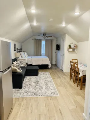 Studio apartment on the banks of Yellowstone River