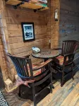 Studio Cabin, minutes from lake and trails - บ้านพักหลังเล็ก