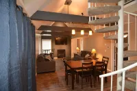 Peek' n Peak, Camelot  Loft Condo,  Clymer, NY, 250 Yards to Chair 8, Sleeps 14 - Wi-Fi