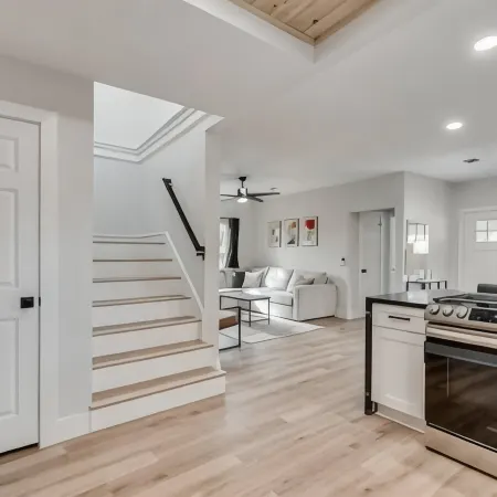 Old Town Keller 5bed 3 bath home Hotels in Keller