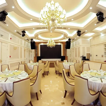 Cat BA Rosalia Hotel Отели рядом с достопримечательностью «Порт Cat Ba»