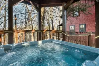 Cozy Cabin w/ 2 King Beds, Fireplace, Hot Tub, Foosball, Arcade and BBQ! - ชาเลต์