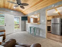 Lucky's Canoe & Kayak Cabin #2 - Caddo River Access! Hotels in Caddo Gap