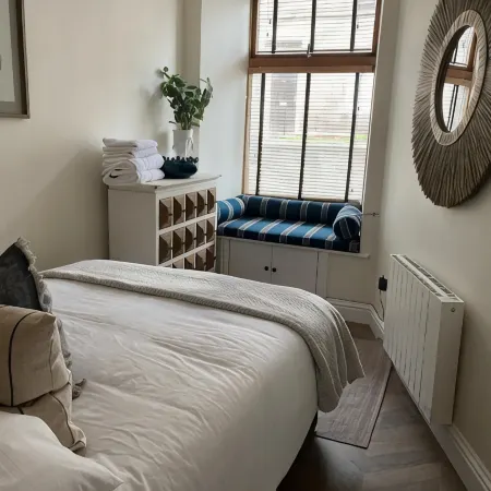 Luxurious one-bedroom seaside apartment Отели в г. Аймут
