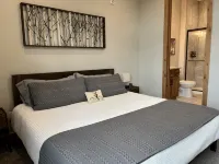 Bonus Bunk Room!  Private Hot Tub and Walkable to Restaurants and Brewery!