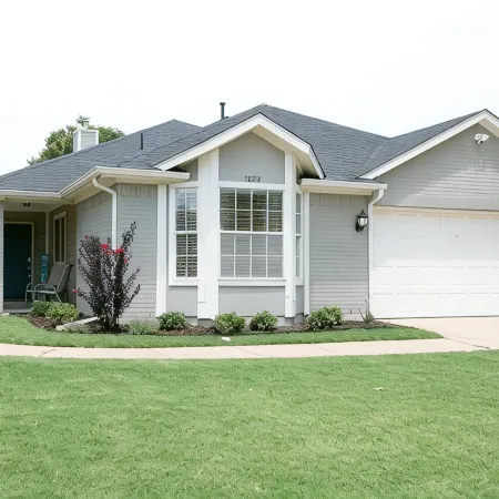 Texas Roots: King Beds - 6 Minutes to Downtown McKinney- Sleeps 6 - Remodeled