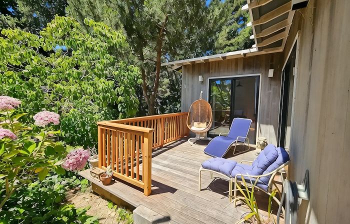 Cozy retreat near woods and sea