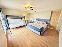 Loft w/ Big Pool, Huge Backyard, Fire Pit, PingPong, Pool Table,