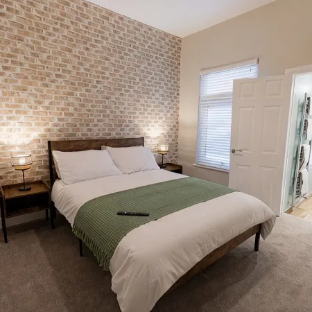 Cosy House in Runcorn: Perfect for Families & Business Travelers! Free Parking Hotels in Runcorn