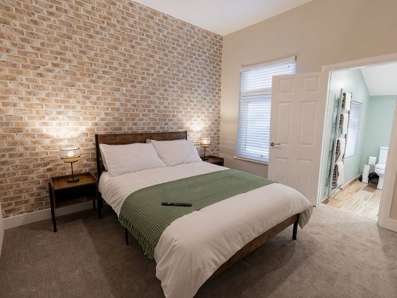 Cosy House in Runcorn: Perfect for Families & Business Travelers! Free Parking