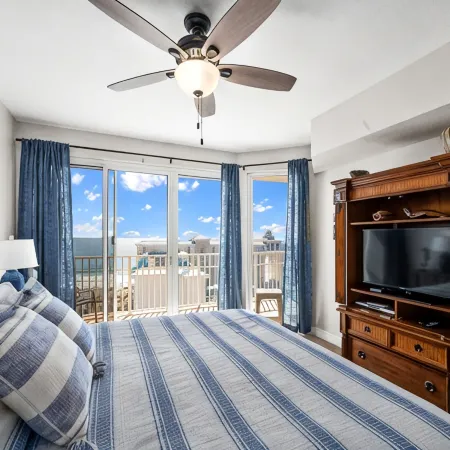 Destin Miramar Sweeping Ocean Views ~ Five Swimming Pools ~ Relaxing! End Unit.