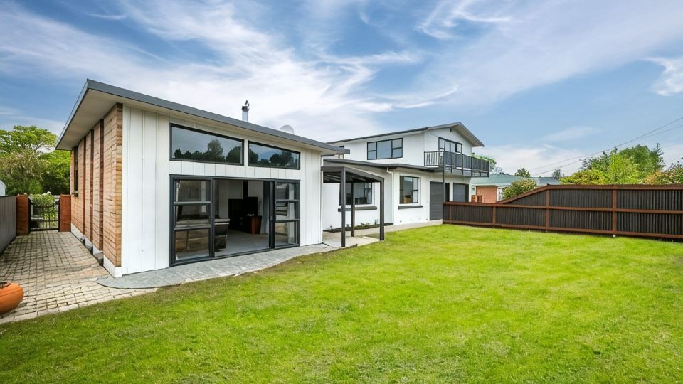 Spacious, modern, centrally located house.
