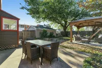 Vitality Retreat - 1 block from DT/riverfront/shops/bars - 3-Star