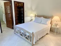 Family-Friendly 3Br Villa Apartment w/ Pool – Steps to Surf & Ocean - Villas