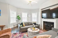 Elegant 7Br 2.5Bath Victorian Gem Sleeps 16+ - 4 ดาว