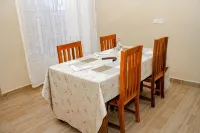 Wooden Haven Hotel - breakfast