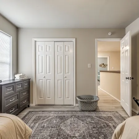 New! 5/3 with Hot tub, Arcade, Playground, Coffee bar, large TV and dining table