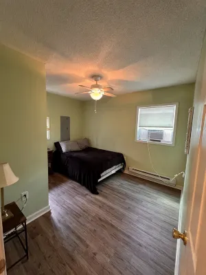 Trail 10 Hideaway, Entire Apartment in Freeman, WV - 2 tähden