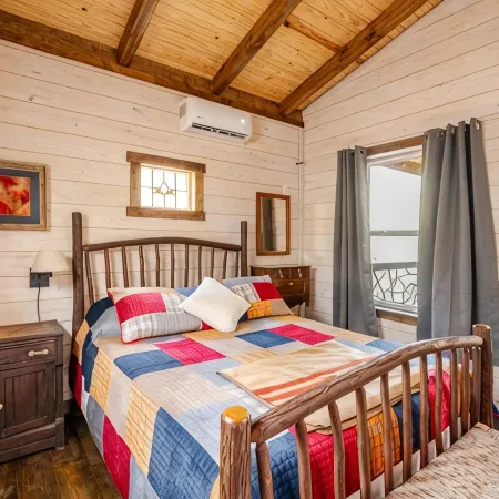 FoRest ReTreeT 2 bedroom•Hot Tub•Unique •Chatming•Adairsville•Cabin•Private