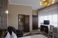 Gusto Restaurant And Hotel Complex - 3-Star