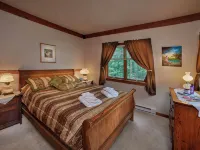 Amazing All-Season Private Lakefront Retreat! Hotels in Highland