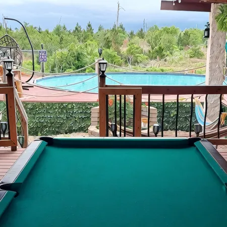 Serene Escape Villa: Pool, Hot Tubs, Games, Sauna, & Steam Room & much more fun!