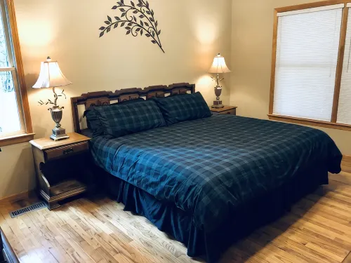 4BR & 3.5BA Cabin near Toccoa River with Hot Tub and Game Room! - 2 tähden