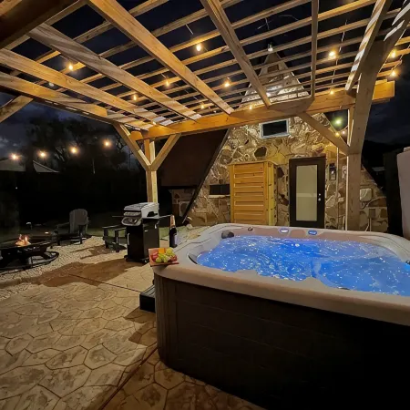 The Rock A-Frame - Modern, Private Patio, Location