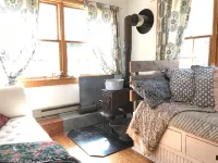 Lambert's Cove Beach Getaway - NEW LISTING Private Beach Access! - Homestays