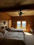 Cozy Mountain Cabin Getaway - Homestays