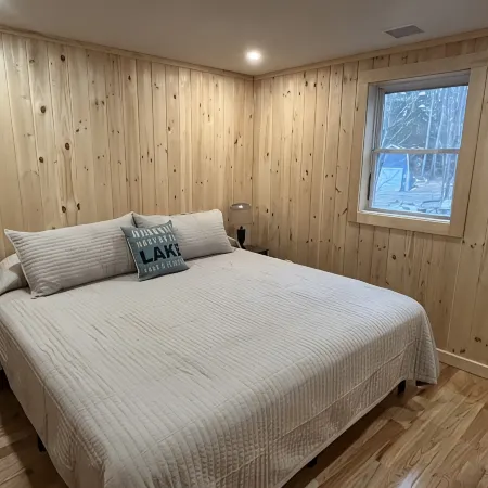 Lakefront 4 Bedroom 2 Bathroom Retreat with Beach and Dock