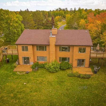 Breezy Hills - Unit 4; Lake Bemidji, King Bed, Kayaks, PB Trail Private Access