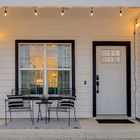 Near BBQ & F1, Self-Check in, Fast WiFi, Dishwasher