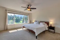 Vintage Golf/Ski Condo Near Mt. Hood w/ Beautiful Views - 3-Star