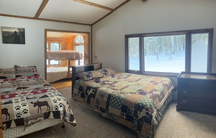 Cozy Cabin located directly on the ORV trail. Peace & seclusion.