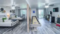 Turtle House-Pool Table-Shuffle Board-5 Bedrooms-Sleeps 12! - 4-Star
