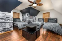 10 Seat Home Theater. Office. Step-Free Entry. Seniors Welcomed. Pet Friendly! - Boutique