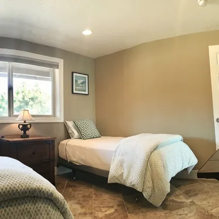 A Romantic Getaway at the "White Water Cove" At Ocean View Rainbow Rock!