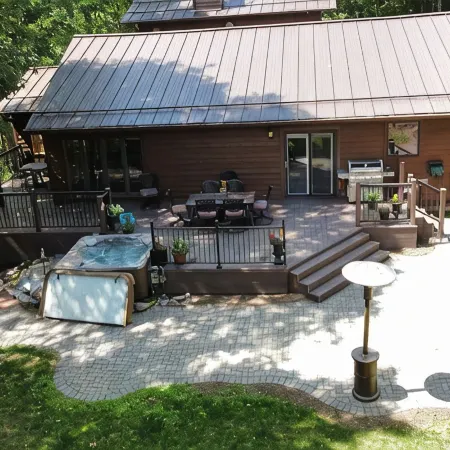 Secluded and spacious lake home in Wisconsin Northwoods 랭레이드 카운티 호텔
