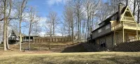 Lake house w/seasonal pool and boat storage. - 3-Star