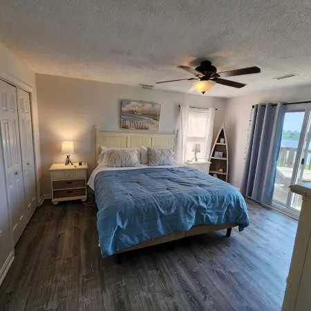 ICW Waterfront Beach Cottage - Sleeps 9!