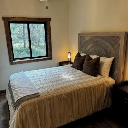 Brand new cabin in the woods!