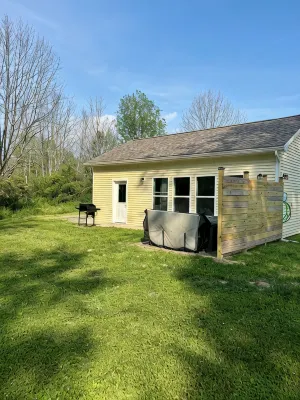 2BR Tiny House - Hot Tub – Near Salmon River - 3-Star