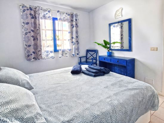 cosy appartment in a residencial development near the sea