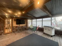 That Dam Cabin - Outdoor Living - Hot Tub, 65” TV, & Blackstone Griddle! - Chalets