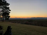 Outstanding 3BR Central Arkansas Lakeside Retreat near Little Rock and Conway - 4-Star