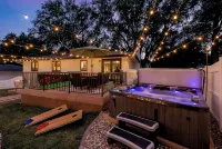 Omaha Oasis! Pool, Hot Tub, Mini Golf, Bar, Games - chambre d’hôtes